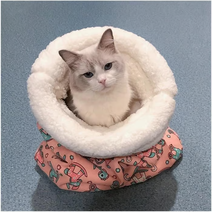 Cozy Pet Nest for Small Cats and Dogs